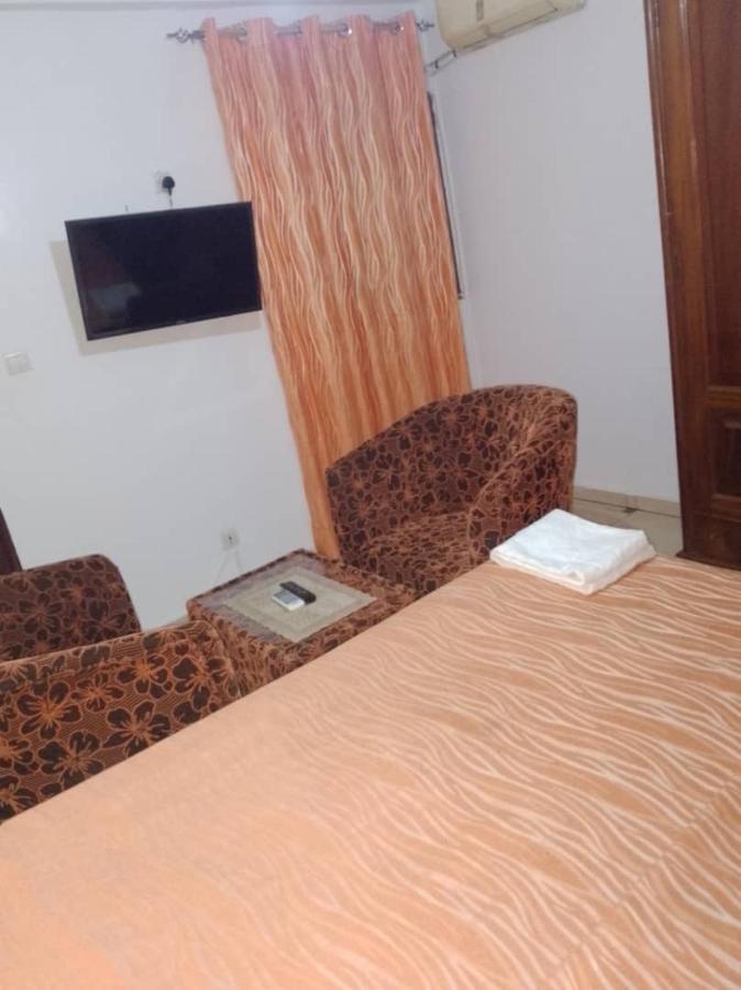 Rincon D'Alicia 1 Hotel Dakar Exterior photo